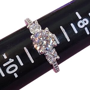 💍NEW & BEAUTIFUL💍 Three Stone Round CZ Engagement Ring Silver Tone Pave Size 9